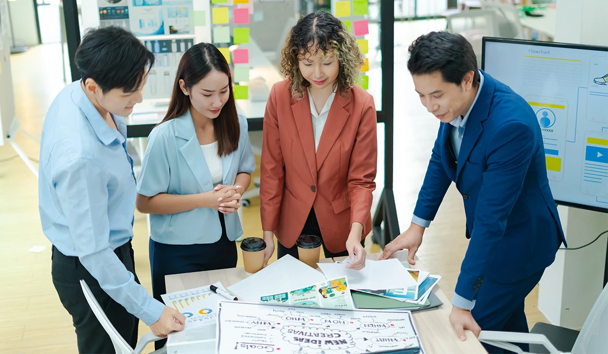 A collage showing a man performing a barbell squat with a coach and a smiling woman talking to a trainer, highlighting the benefits of professional personal training sessions.